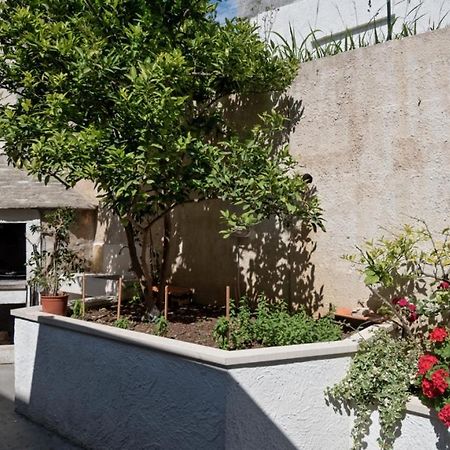Apartment In Bol With Seaview, Terrace, Air Condition, Wifi エクステリア 写真